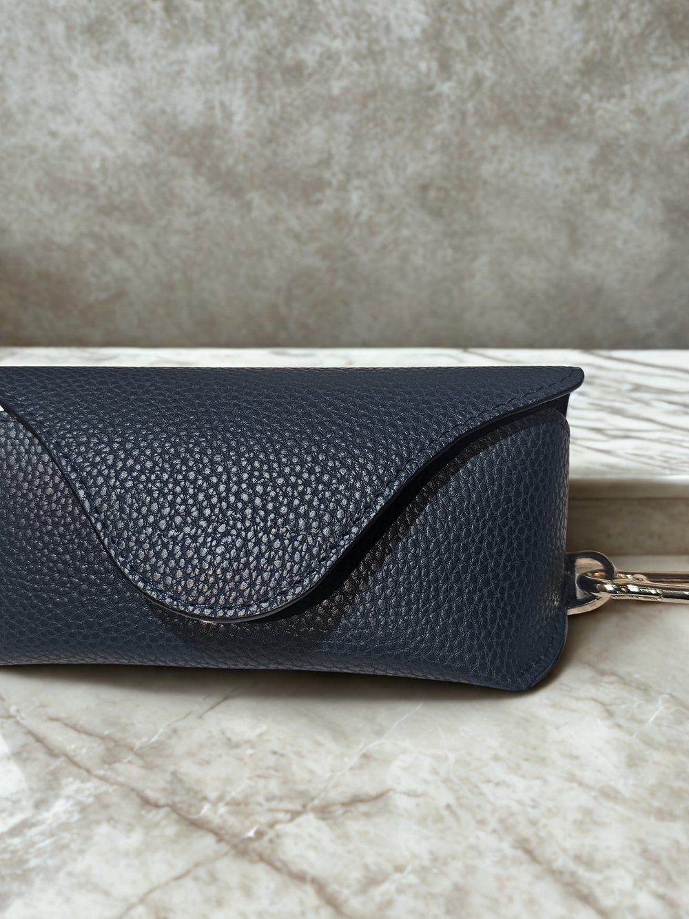 Loewe/Women's Pebbled Leather Clutch in Navy/Navy/New